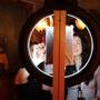 Tablette ou miroir ? - Photo Jean-Noël Ferragut 