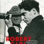 Robert Capa avec une caméra Eyemo, front de Ségovie, fin mai-début juin 1937 - Photo Gerda Taro / International Center of Photography 