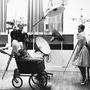 Jean-Luc Godard, Raoul Coutard, Jean Seberg et Jean-Paul Belmondo sur le tournage d'"A bout de souffle" - Photo Raymond Cauchetier 