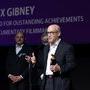 Alex Gibney et son Prix spécial pour sa contribution exceptionnelle au cinéma documentaire - Photo Katarzyna Średnicka 