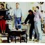 Sur le tournage des "Liaisons dangereuses", en 1988 - De g. à d. : Penny Eyles, Myriam Touzé, Mike Fox, Bernard Brégier et Bernard (…) 