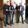 De g. à d., Peter Märtin (PDG de Vantage Film), Curt Schaller, concepteur du stabilisateur Sachtler Artemis, et Gerhard Baier (Leica, GS (…) 