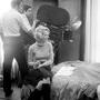 Jacques Assuérus, François Truffaut, Delphine Seyrig, Camé 300 Reflex Chevereau, "Baisers volés", 1968 - Paris - ©Raymond Cauchetier/La (…) 