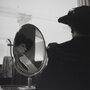 Vivian Maier, "Chicago, février 1961" - Tirage argentique, 2020 © Estate of Vivian Maier, Courtesy of Maloof Collection and Howard (…) 