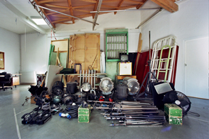 Matériel et décor prêts à être rendus à la liberté © Lieux Fictifs