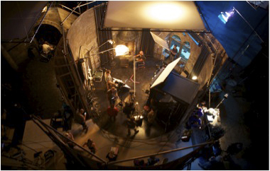 Chambre geôle Inès, Nuit - Studio de Barrandov, Prague - Photo Shadzi Amir