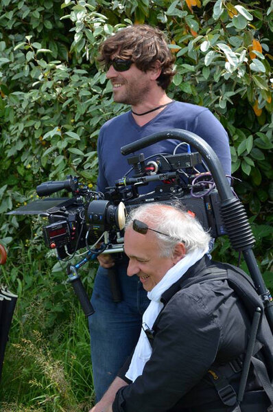 Morvan Omnès, derrière la caméra, et Philippe Brelot sur le tournage de "Lili Rose", de Bruno Ballouard, en 2013 - Photo Andrea Forssell