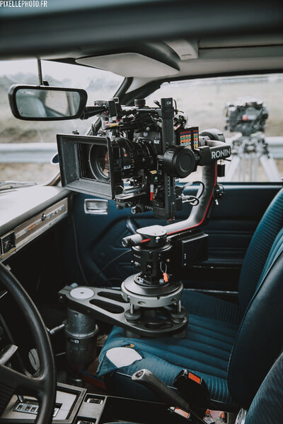 Le Ronin dans la voiture