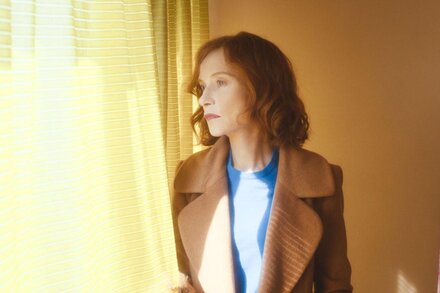 Isabelle Huppert photographiée par Céline Bozon, AFC, pour "À propos de Joan", de Laurent Larivière.