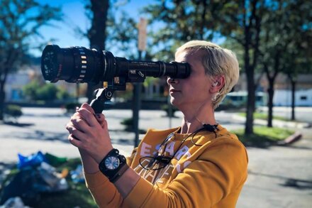 Halyna Hutchins s'en est allée dans l'exercice de son métier de directrice de la photographie