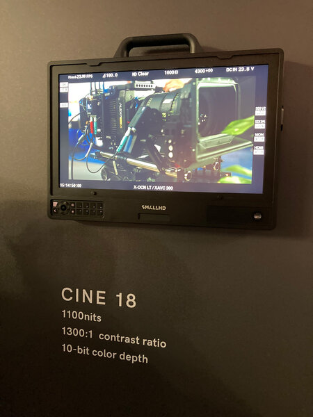Moniteur SmallHD Cine 18 avec poignée