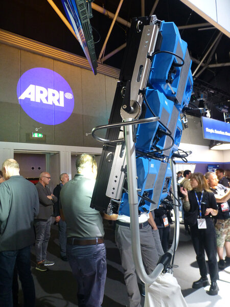 Le stand Arri et le SkyPanel X - Photo Françoise Noyon
