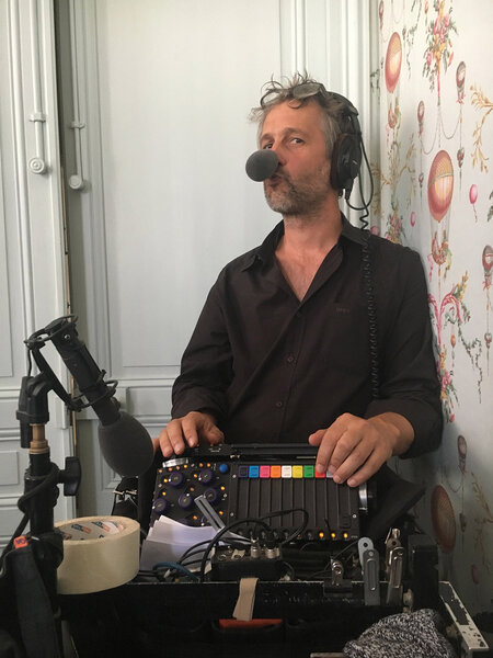 Marc Engels sur le tournage de {Rémi sans famille}, en 2017 - Photo Laurent Bozzi