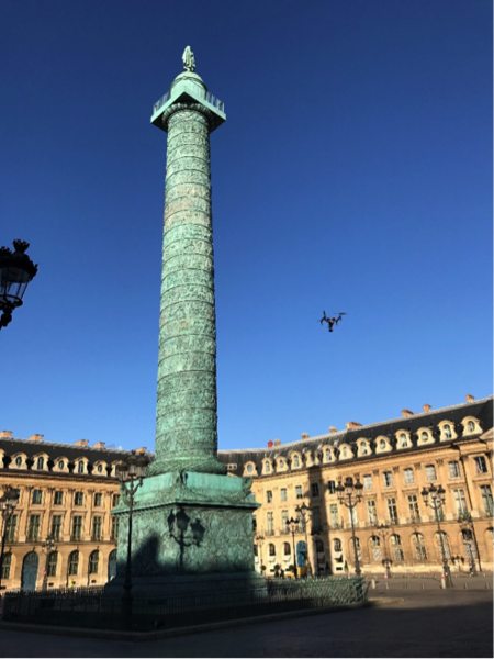 Le drone DJI Inspire2 avec la Zenmuse X7 Place Vendôme à Paris