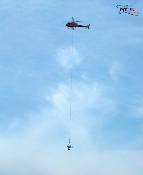 La tête Super G élinguée sous hélicoptère sur le tournage de "The Hundred-Foot Journey" - DR