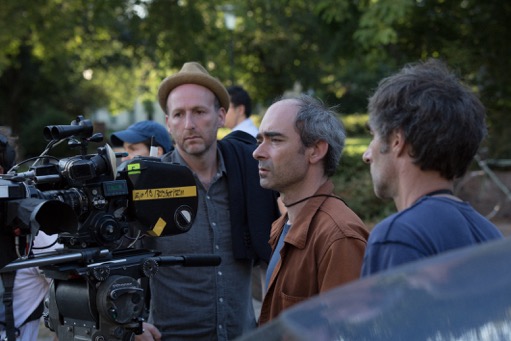 Mikhaël Hers et Sébastien Buchmann, au centre, sur le tournage de "Ce sentiment de l'été" - DR