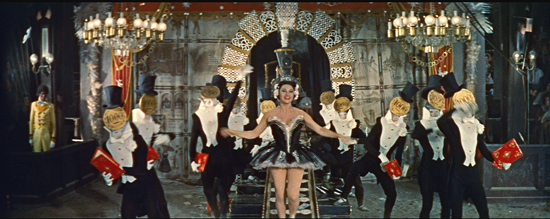 Photogramme issu des scènes du cirque - "Lola Montès" photographié par Christian Matras <br class='manualbr' />© Les Films du Jeudi
