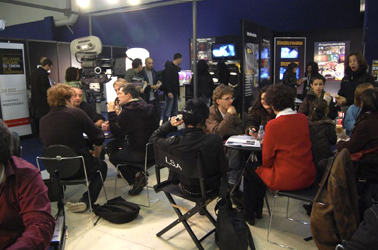 Le stand réunissant les associations - Photo Leslie Tabuteau