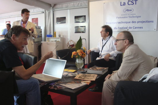 Rencontre informelle - Christian Guillon, L'Est, Angelo Cosimano, Digimage, Eric Guichard, AFC, et Alain Coiffier, Panavision<br class='manualbr' />Photo Jean-Noël Ferragut