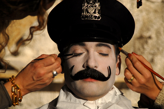 Séance de maquillage noir et blanc