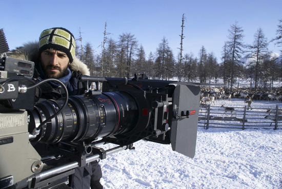 Stéphane Paillard et le zoom 24-290 mm Angénieux Optimo - Crédit Stéphane Paillard