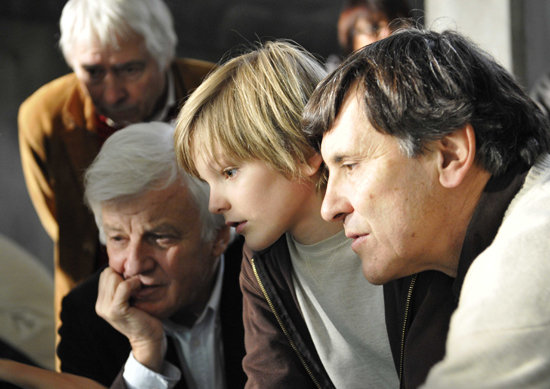 Jacques Perrin, son fils Lancelot, et Jacques Cluzaud ; en arrière plan, Luciano Tovoli - Photo Mathieu Simonet