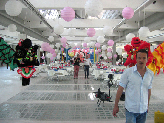 Jean-Stéphane Bron sur le décor du mariage