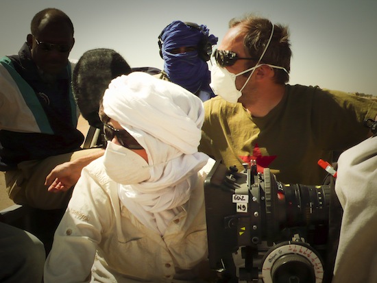 Protection against dust - Laurent Brunet and Emilie Monier, assistant camera