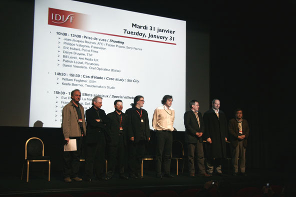 L'ensemble des intervenants de la conférence sur la prise de vues numérique pour le cinéma. De G à D : Daniel Vincelette, CSC venu du Québec présenter des images de la Dalsa - Jean-Jacques Bouhon, AFC venu montrer les premières images d'un film tourné avec la Sony 950 - Philippe Valognes de Panavision-Alga-Techno venu présenter la Genesis - Danys Bruyère, TSF venu parler du " workflow " - Eric Hubert, Pathé Films venu présenter des extraits de " La Maison du bonheur " tourné avec la Genesis de Panavision - Bill Lovell, Arri Media UK venu présenter l'Arri D20 - Patrick Leplat et un ingénieur de Panasonic venus présenter les dernières évolutions de la Varicam