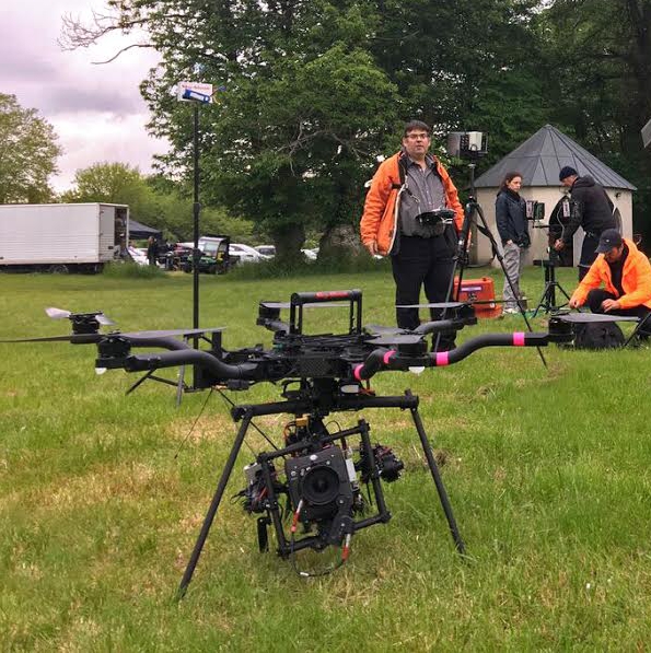 Steve Desbrow, Aerial DoP, sur le tournage de "Raide dingue" - DR