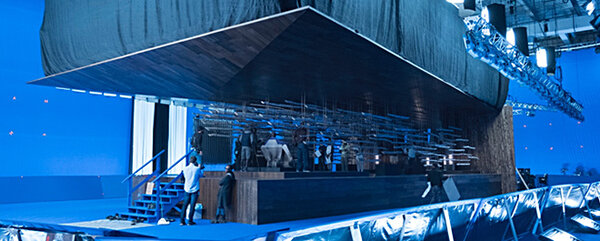 Les SkyPanels éclairent d'en haut ce décor de {Black Panther}. - Photo : Matt Kennedy/Marvel Studios 2018