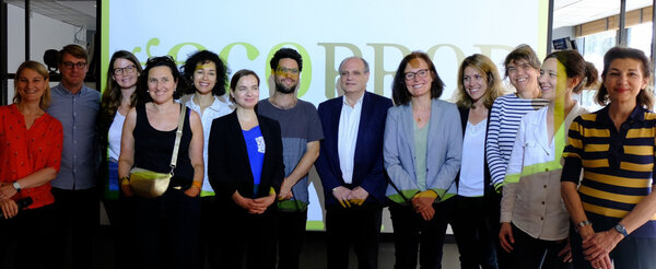 Lors de l'AGO d'Ecoprod - On peut reconnaître, entre autres de g. à d. : Pervenche Beurier, Rémi Bergues, Anne-Claire Telle, Christelle Leroy, Hanna Mouchez, Xavière Farrer, Baptiste Heynemann, Jean-Yves Mirski, Marine Schenfele et Marina Ezdiari.