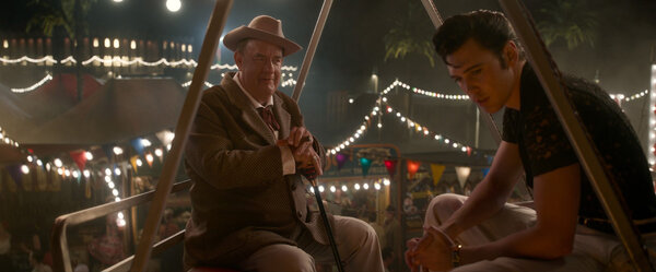 Tom Hanks and Austin Butler - © Warner Bros