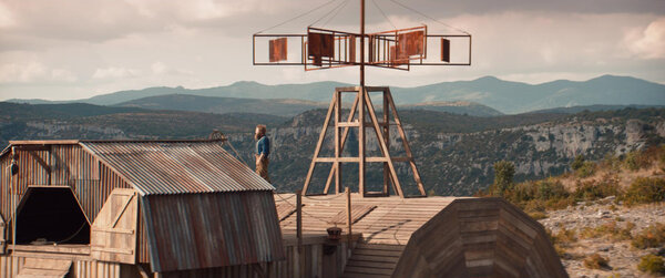 Le moulin tel qu'on le découvre dans le film (rush étalonné)