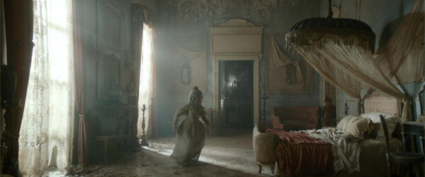 Inside the Manor - Screenshot