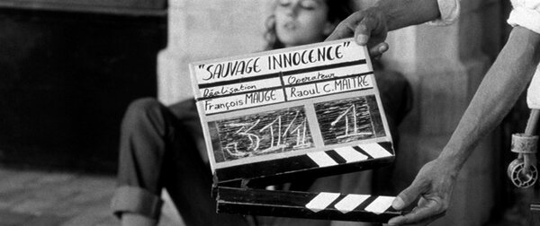 Le clap du film dans le film - Photogramme issu de <i>Sauvage innocence</i> pour lequel le machiniste s'était amusé à nommer l'opérateur Raoul C. MAITRE