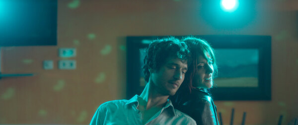 Jérémie Elkaïm et Monia Chokri dans "On ment toujours à ceux qu'on aime"