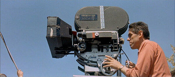 Raoul Coutard dans "Le Mépris" - Photogramme