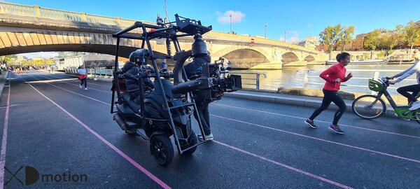 Mini FH sur scooter pour le tournage du "Dernier mercenaire"