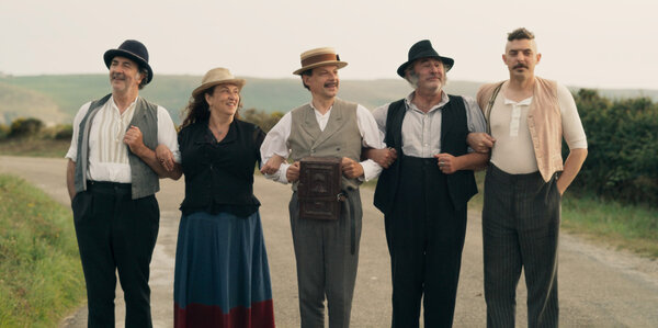 François Morel, Noémie Lvovsky, Denis Podalydès, Sergi Lopez et Damien Bonnard - Photogramme