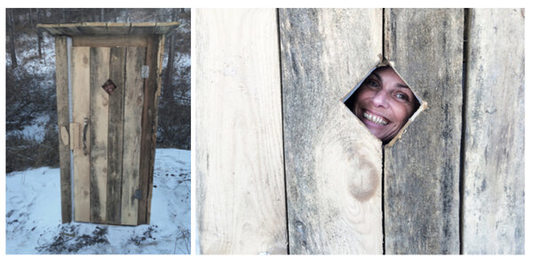 Toilettes en bois ! - La place des toilettes sur le plateau est un sujet récurrent au cours de ce tournage comme sur beaucoup de films… Ici, Corinne, chef costumière, enfermée dans "les toilettes de jeu" de la cabane Teddy que la régie ont rendues praticables afin de laisser notre petite tente verte parfois dans un Uaz… <i>(Photo Rachel Corlet, scripte, mercredi 25 février)</i>