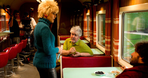Adriana Ugarte and Pedro Almodóvar, "Julieta", cinematography Jean-Claude Larrieu, AFC - Manolo Pavón