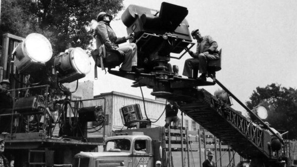 Tournage de "Bwana le diable" en 1952, avec le dispositif 3-D dit NaturalVision : deux caméras Mitchell face-à-face