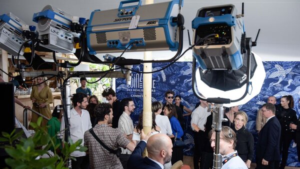 Arri a équipé deux lieux de photo-call, dont la Plage de la Quinzaine à Cannes, d'un éclairage professionnel.