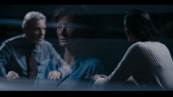 Tchéky Karyo, Astrid Whettnall et Laëtitia Eïdo dans "Les Disparus de la Forêt-Noire"