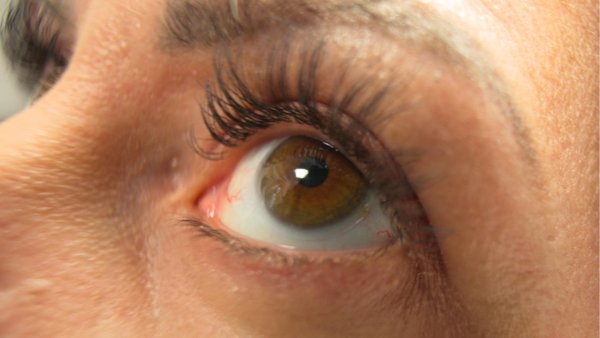 16 mm close focus