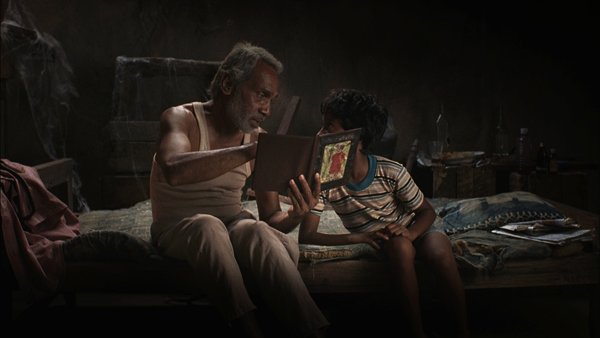 Channa Deshapriya, directeur de la photographie sri lankais s'entretient avec Eric Guichard et Tommaso Vergallo
