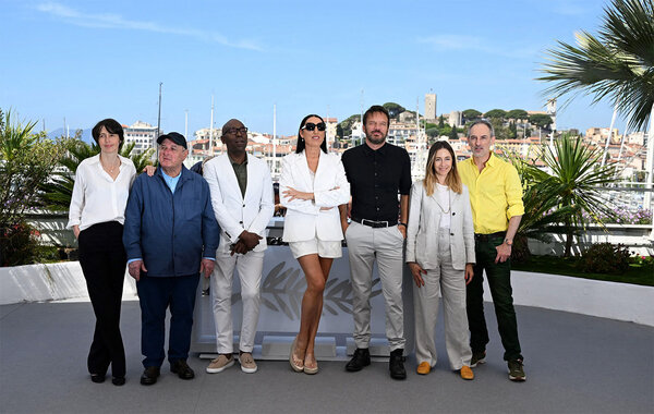 "Photocall" du jury de la Caméra d'or - De g. à d. : Éléonor Weber, SRF, Jean-Claude Larrieu, AFC, Lucien Jean-Baptiste, invité, Rossy de Palma, présidente, Samuel Le Bihan, invité, Natasza Chroscicki, Ficam, Olivier Pelisson, SFCC - Photo Festival de Cannes