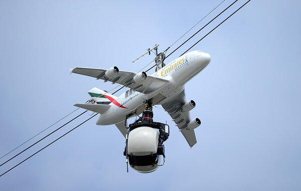 Réplique de l'A380 sur Cablecam équipée de la Shotover F1 - DR