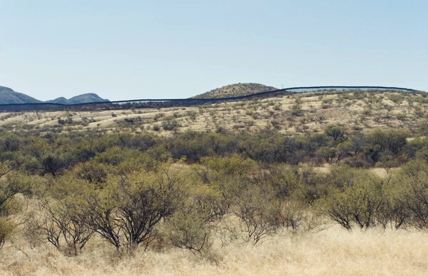 Le mur, éponyme du film, à la frontière entre l'Arizona et le Mexique - Copyright Altitude 100 / Bodega Films